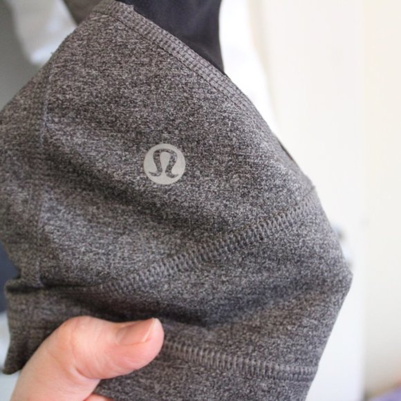 Lululemon Cropped Leggings (Size 6) - Gray with Black Stripe - Picture 5 of 5